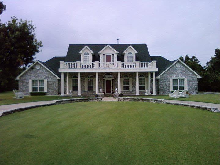 Completed soft wash house washing in Nichols Hills OK - Matt's Pressure Washing Service LLC
